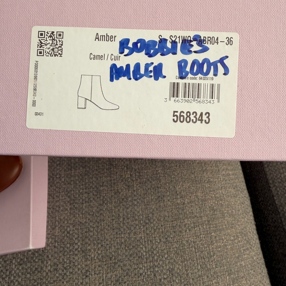Bobbie’s Boots - Picture 6 of 6